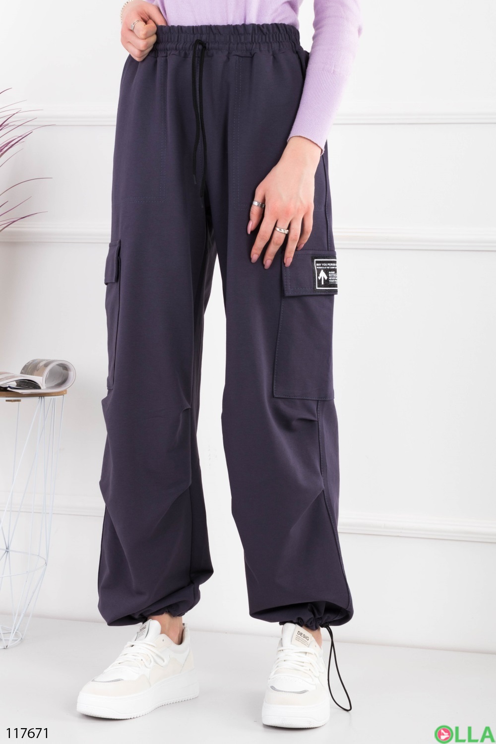 Женские темно-серые спортивные брюки карго