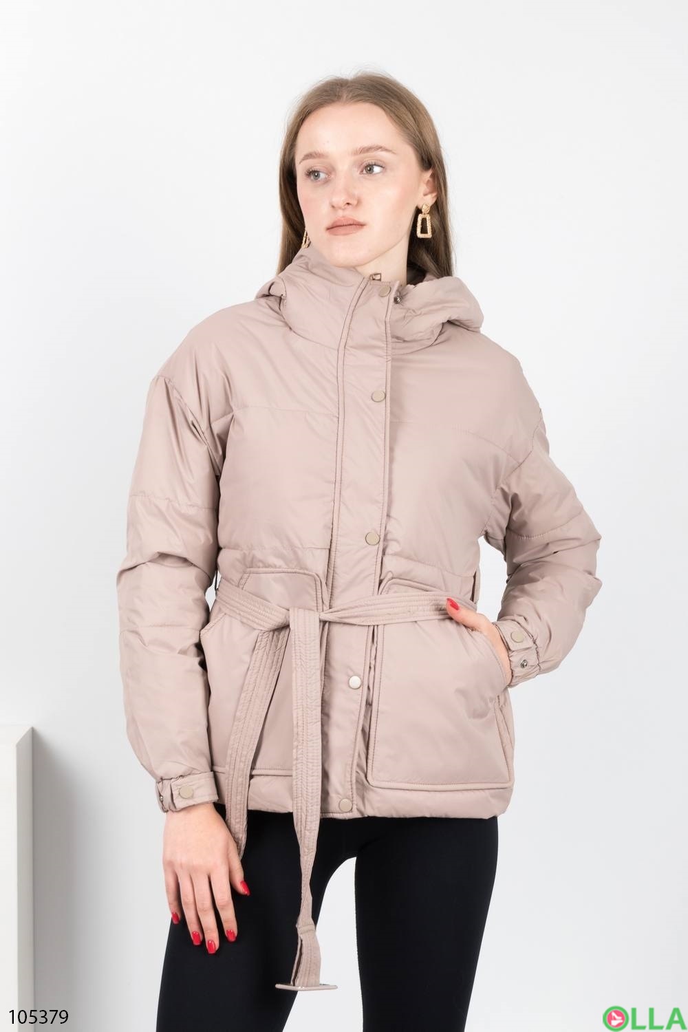 Женская бежевая куртка с поясом